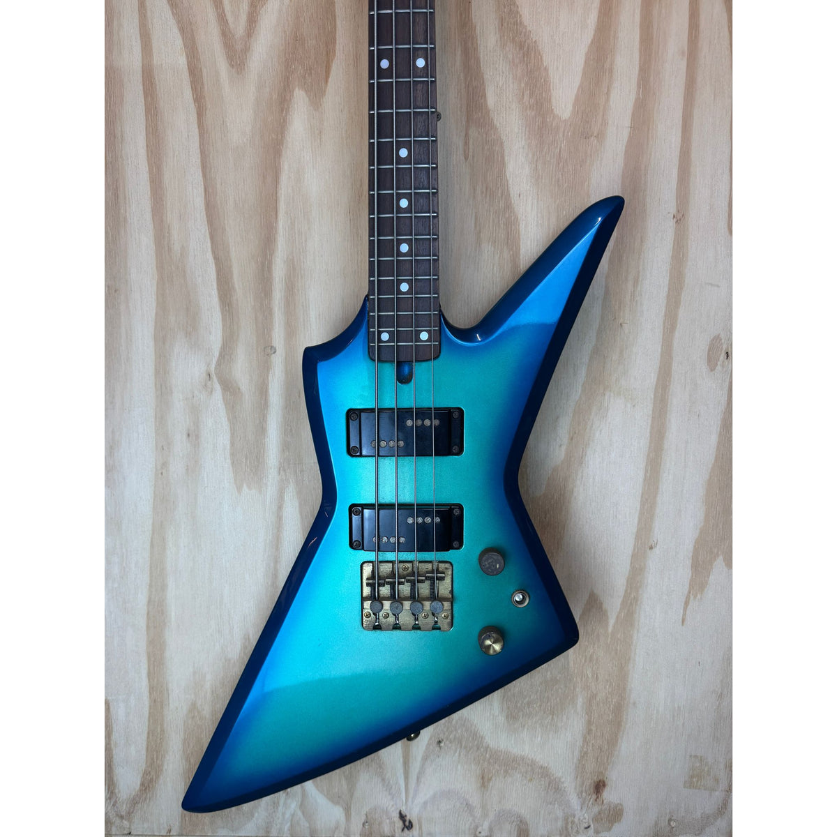 Used Aria Pro II ZZB-Deluxe Bass Blue Black Burst 1983 with Original Bag