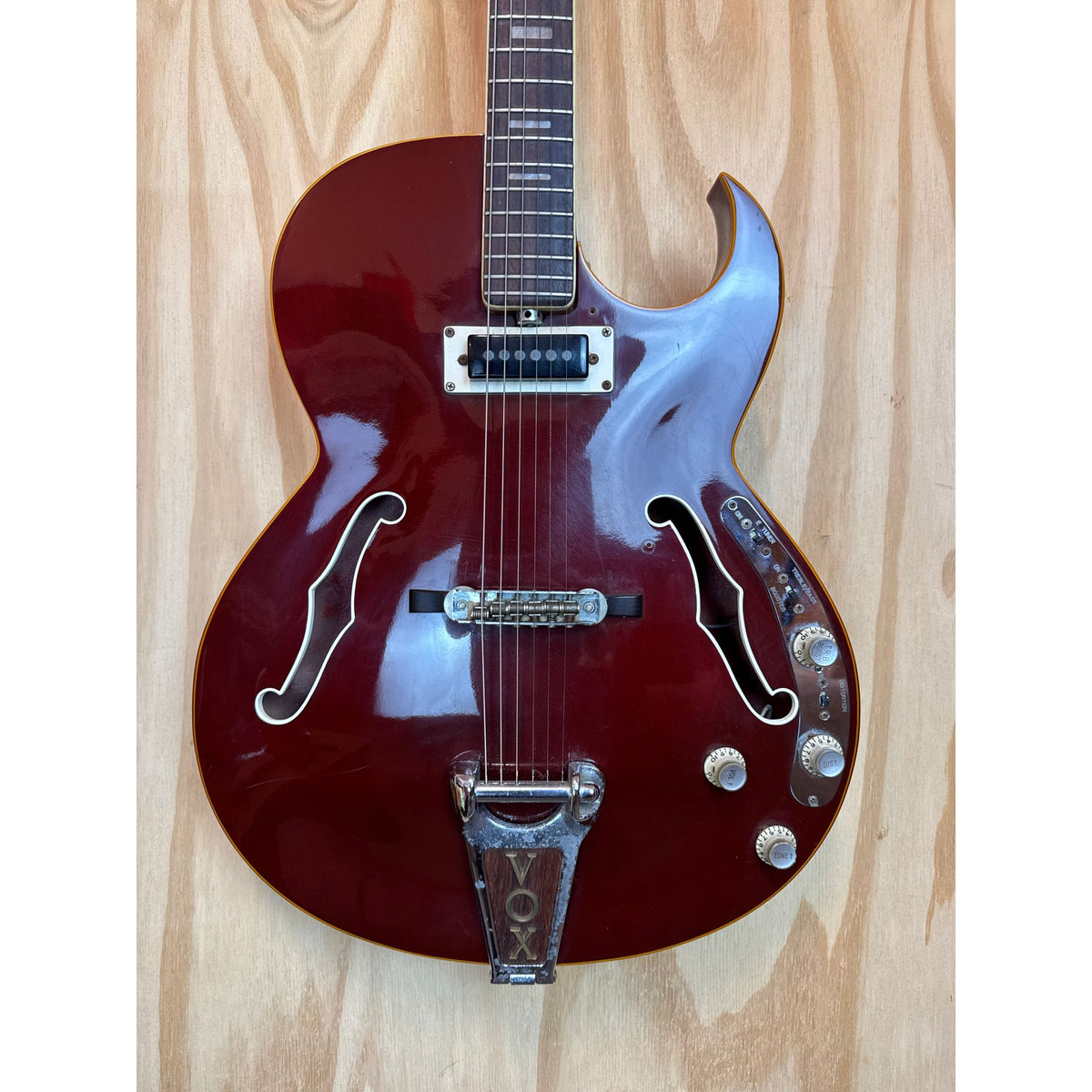 Used VOX Apollo Cherry Red Hollowbody Electric Guitar with Hard Case