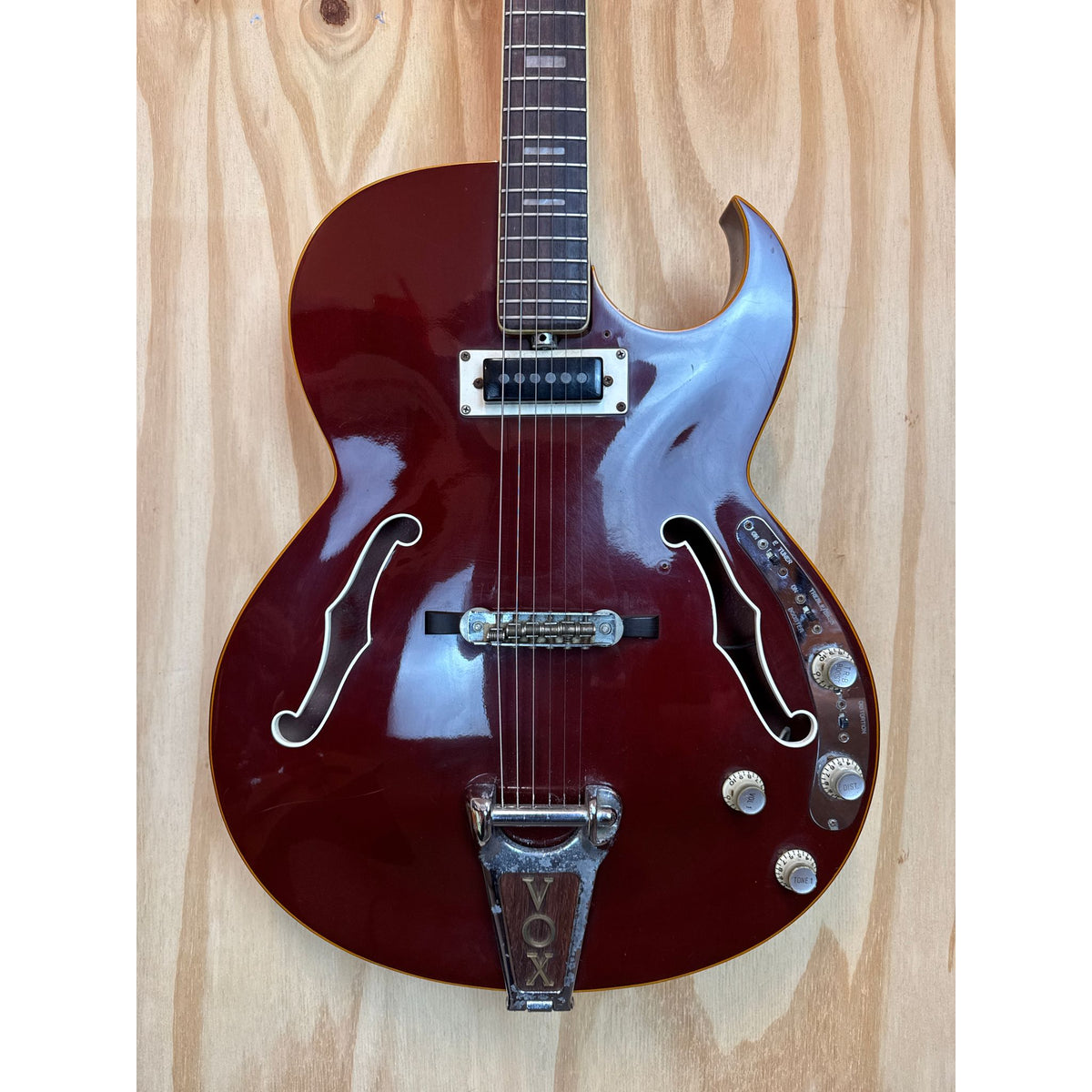 Used VOX Apollo Cherry Red Hollowbody Electric Guitar with Hard Case