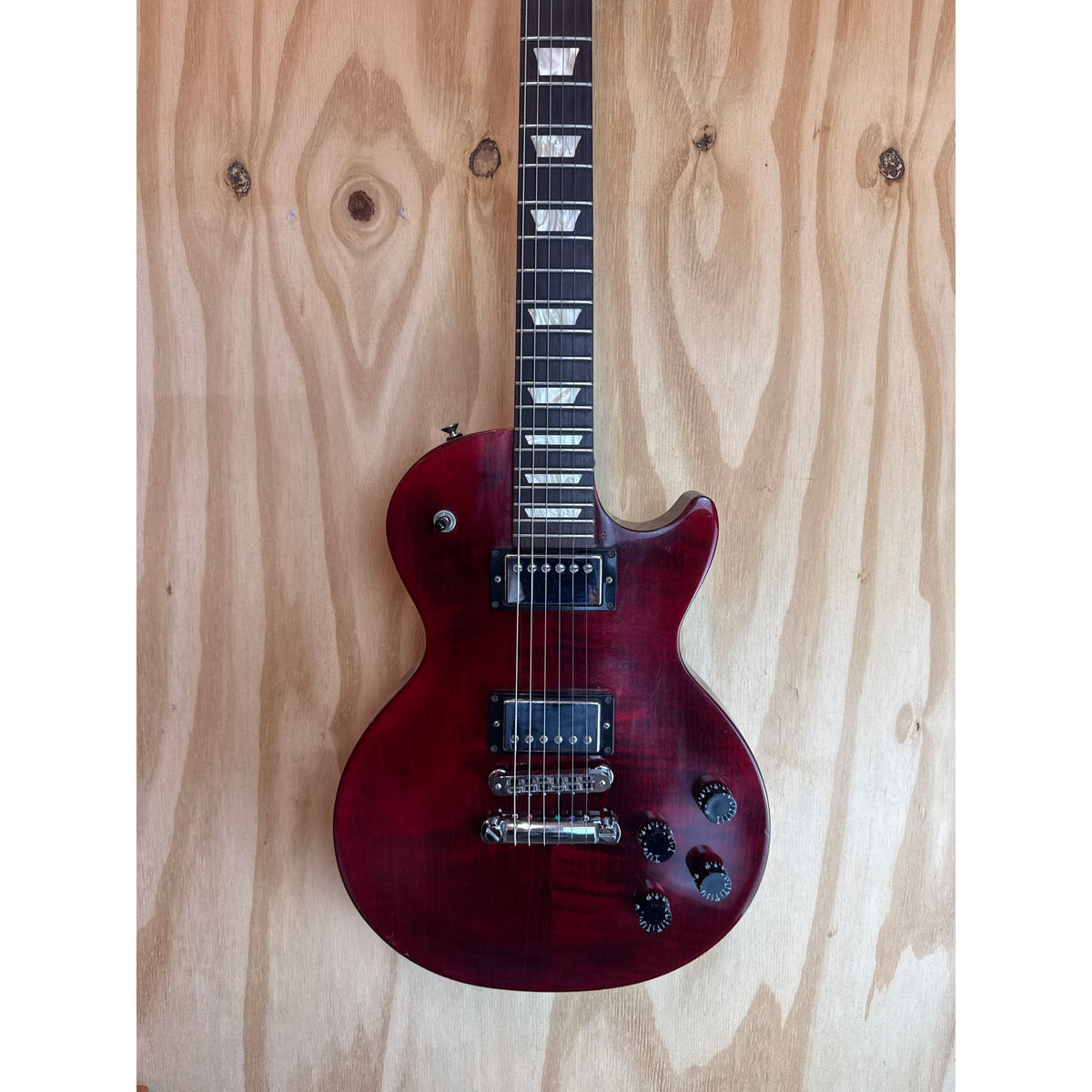 Used 2008 Les Paul Studio Electric Guitar Wine Red with Hard case