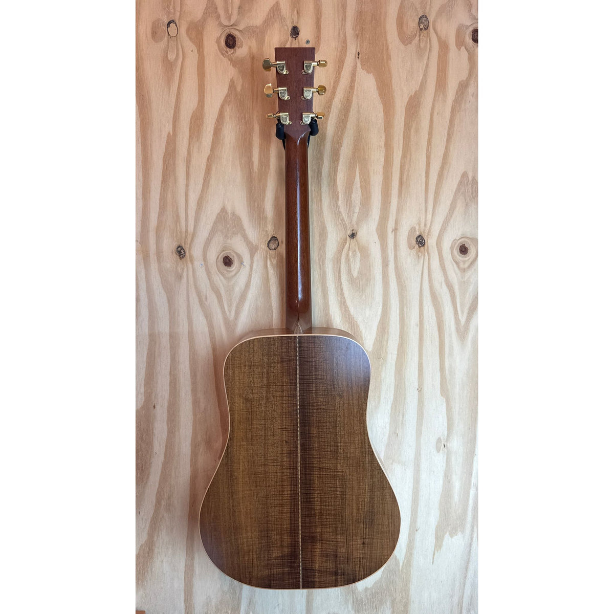 Used 2007 Carson Crickmore C2 Acoustic Guitar in Hardcase