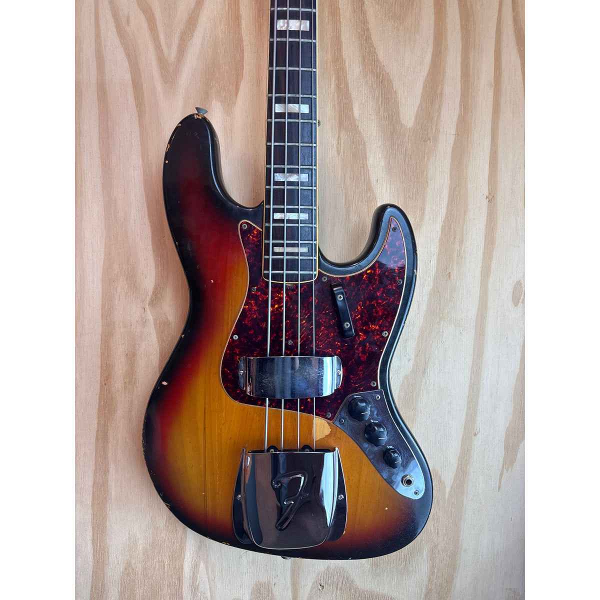Used Fender Jazz Bass 1973 Sunburst Orig Case All Original