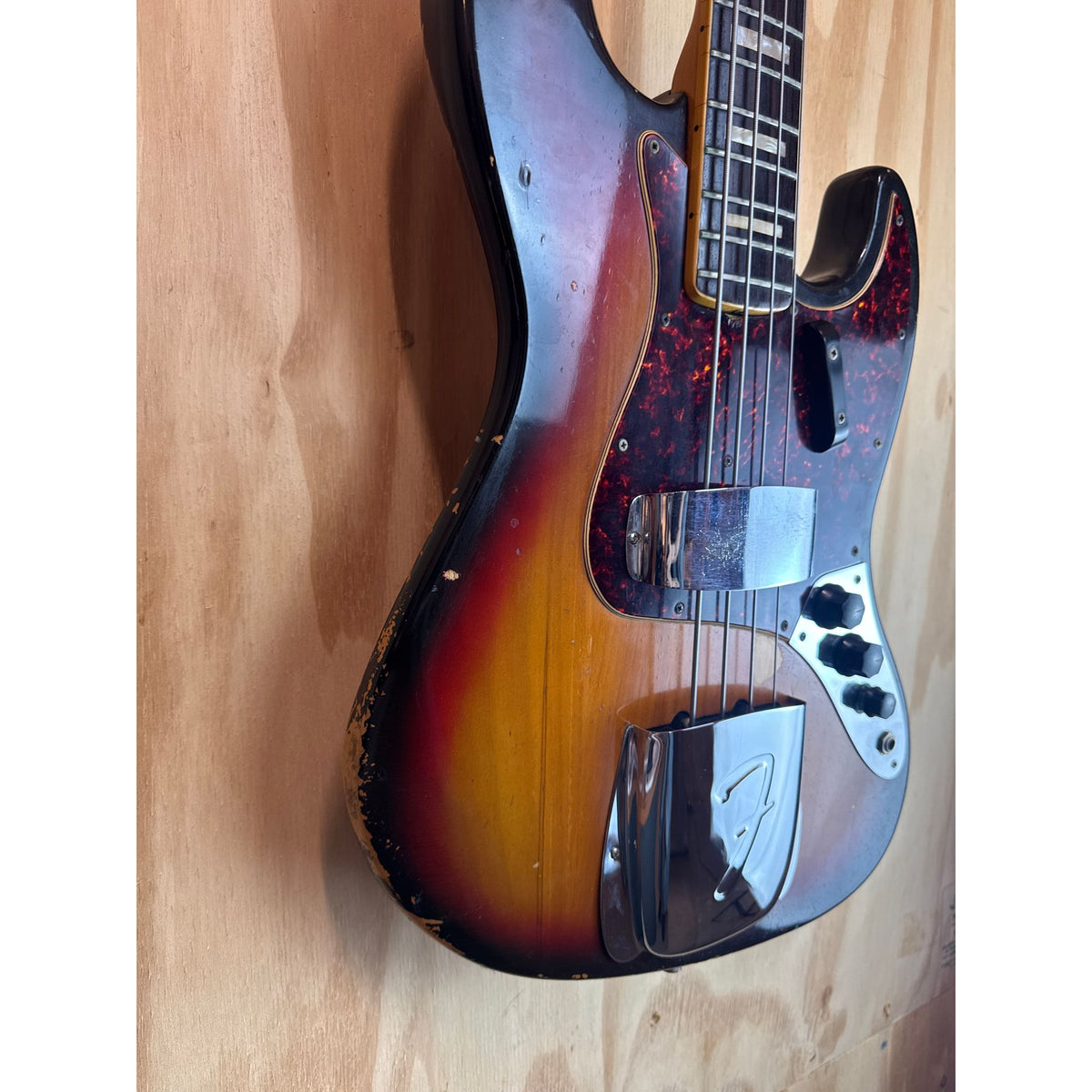 Used Fender Jazz Bass 1973 Sunburst Orig Case All Original