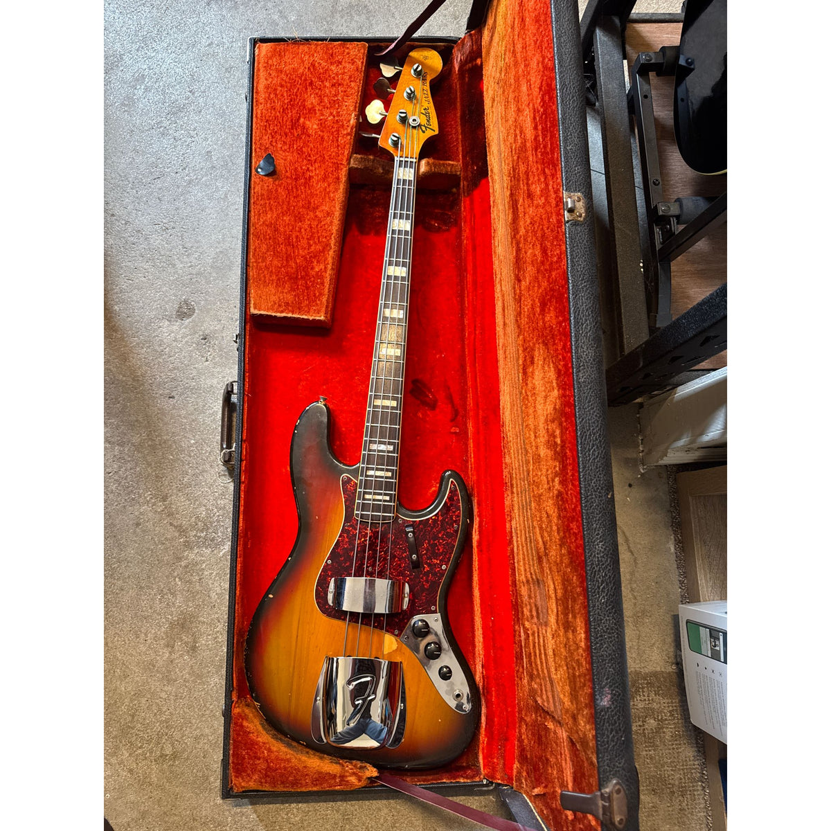 Used Fender Jazz Bass 1973 Sunburst Orig Case All Original