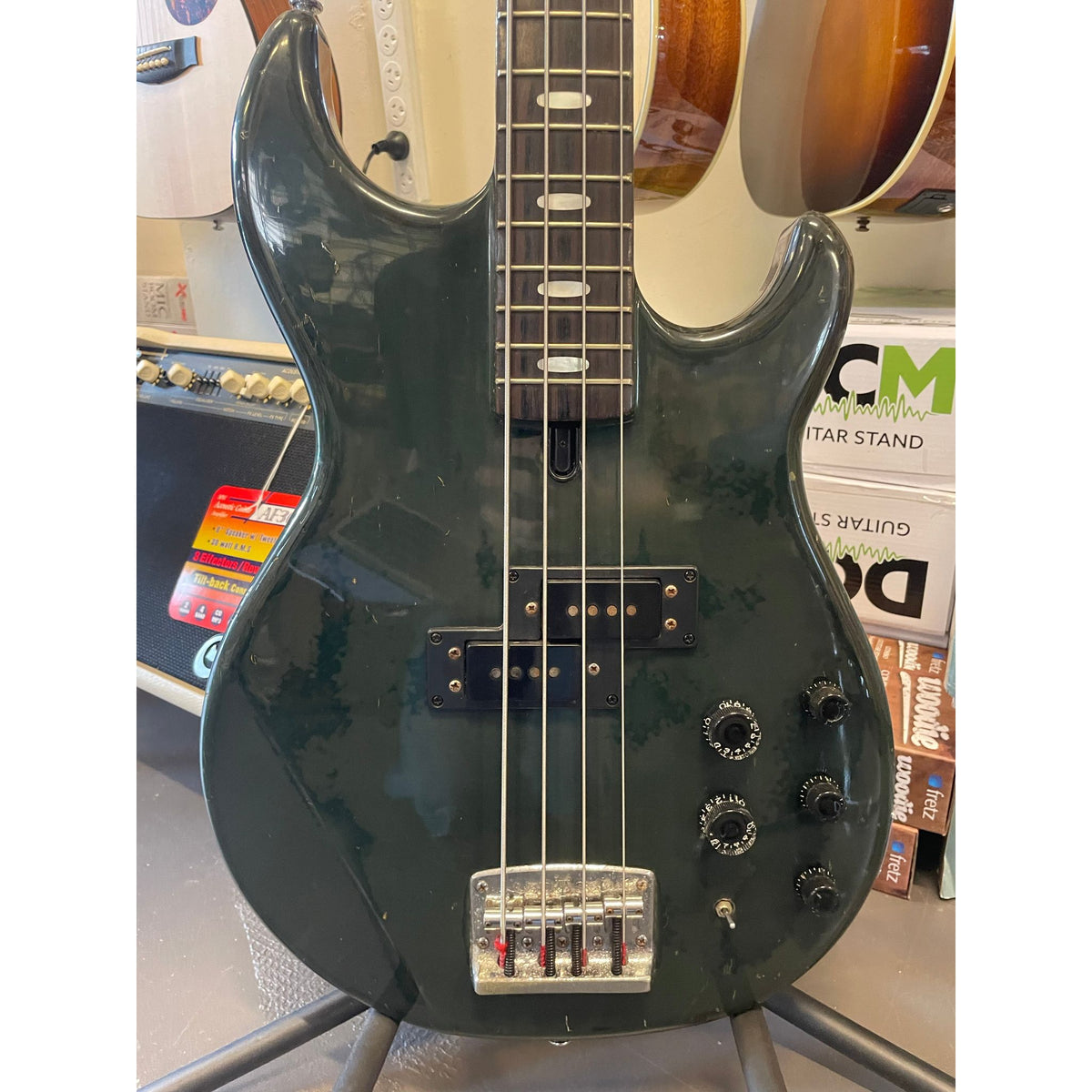 Used Yamaha BB1200S Bass Active with Hard Case Green