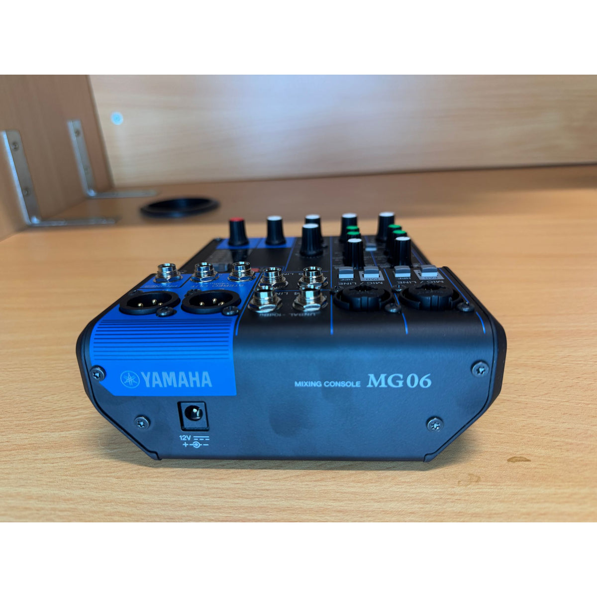 Used Yamaha MG06 D-PRE Mixer