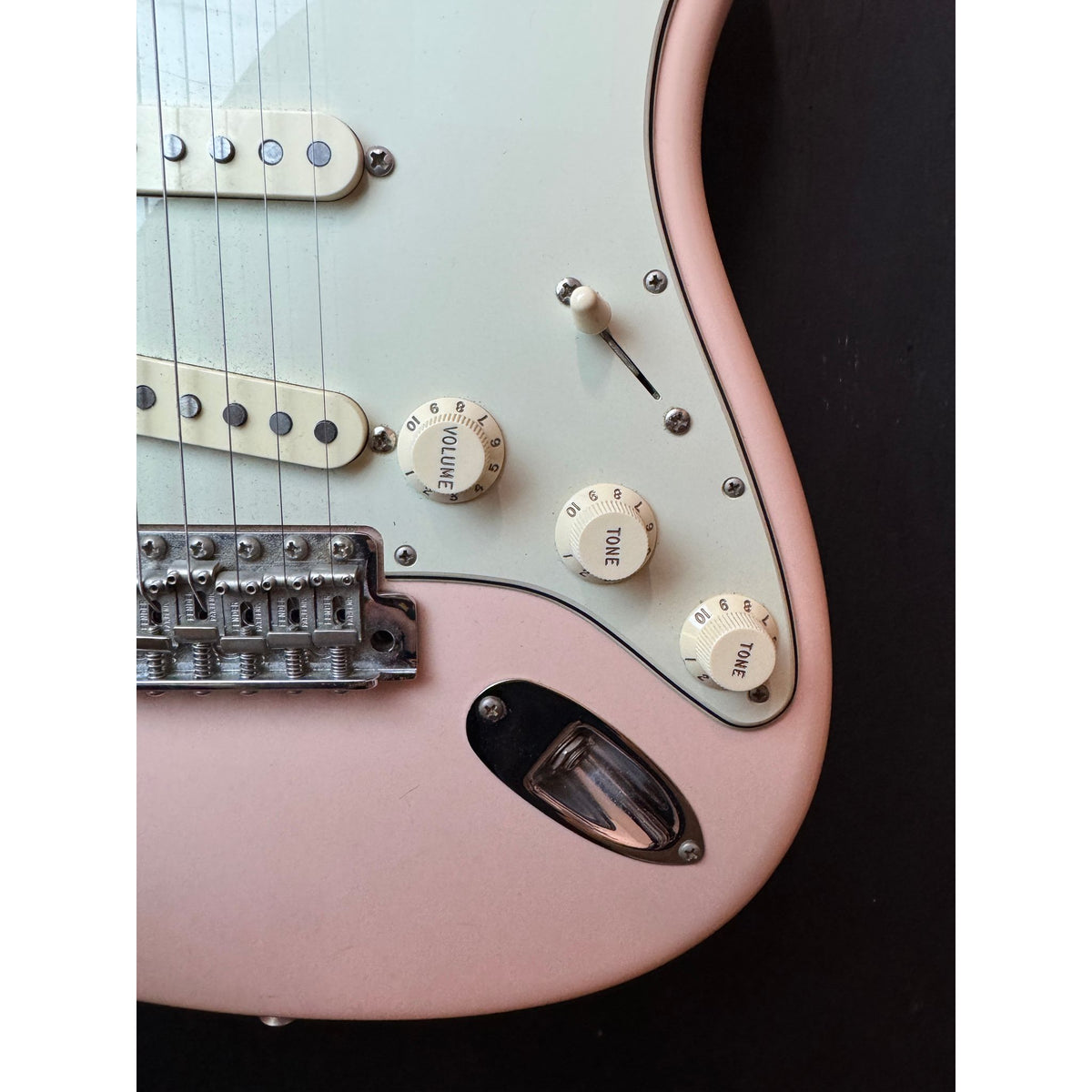 Used 2019 Original 60s Fender Stratocaster Shell Pink with Hardcase