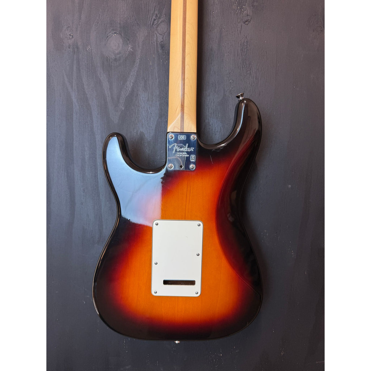 Used 2006 Fender American Stratocaster Sunburst in Hardcase