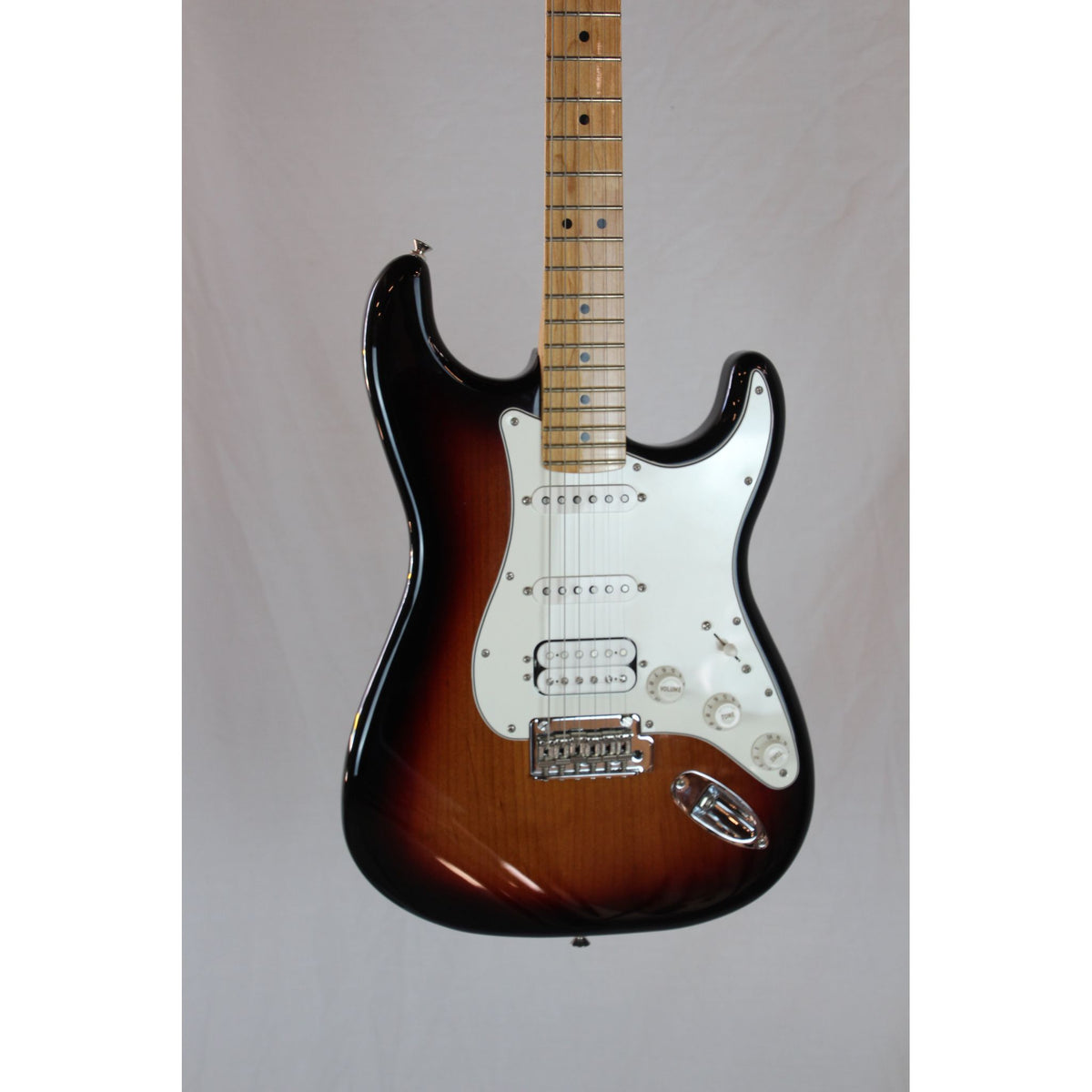 Used Fender Player Stratocaster HSS 3-Colour Sunburst with Case