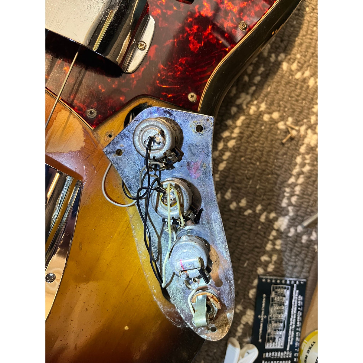 Used Fender Jazz Bass 1973 Sunburst Orig Case All Original