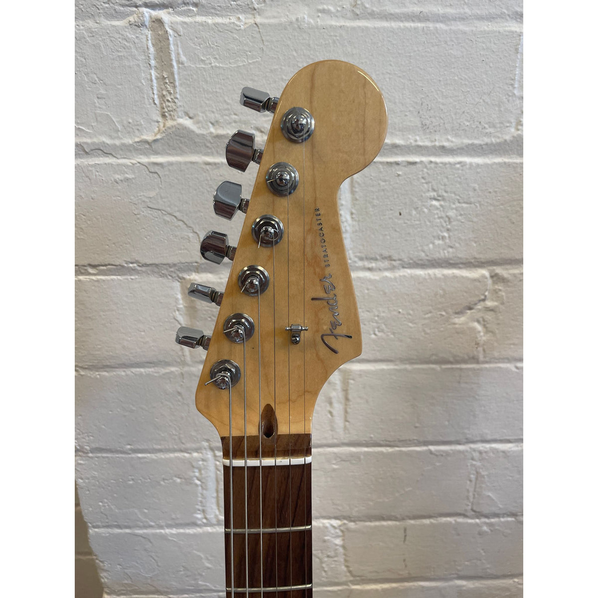 Used 2011 Fender Deluxe Stratocaster Electric Guitar with Hardcase