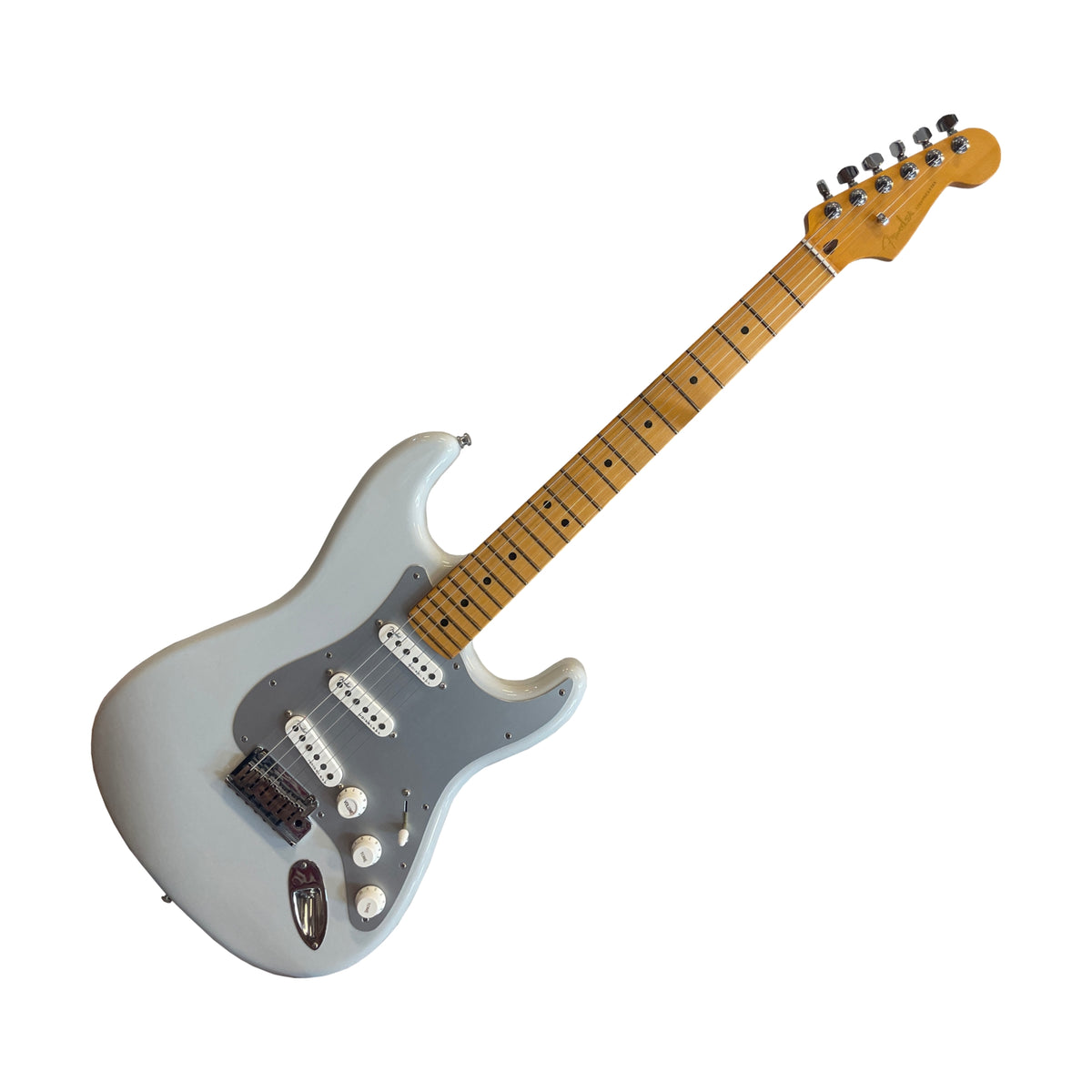 Used 2025 Fender Ultra 2 Stratocaster Avalanche White with Hardcase